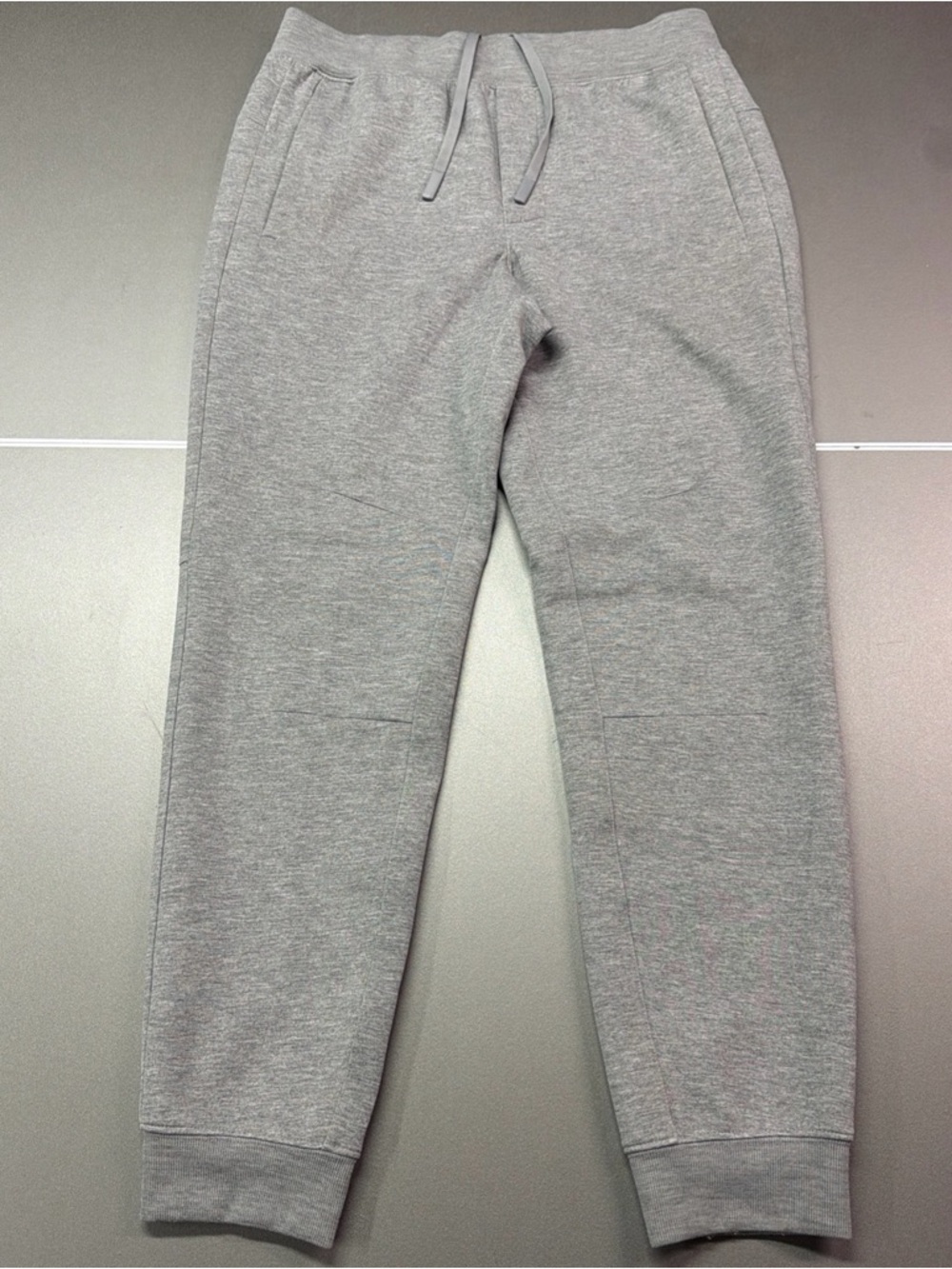 VRST Men's Pinnacle Fleece Jogger Mid Grey Heather Size Small Great condition‎
